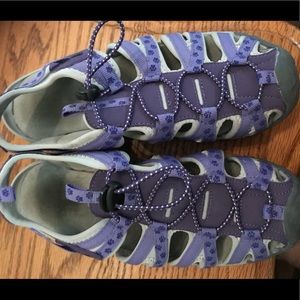 Hiking sandals sz 8
